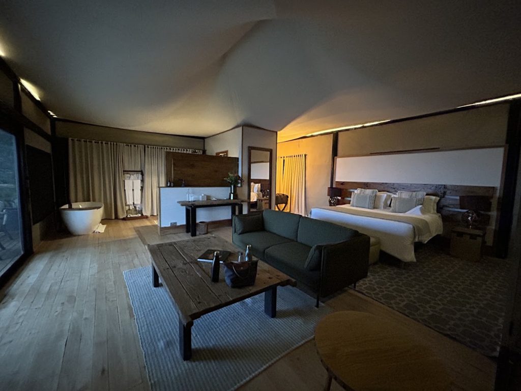 The Cliff – Nakuru, Kenya