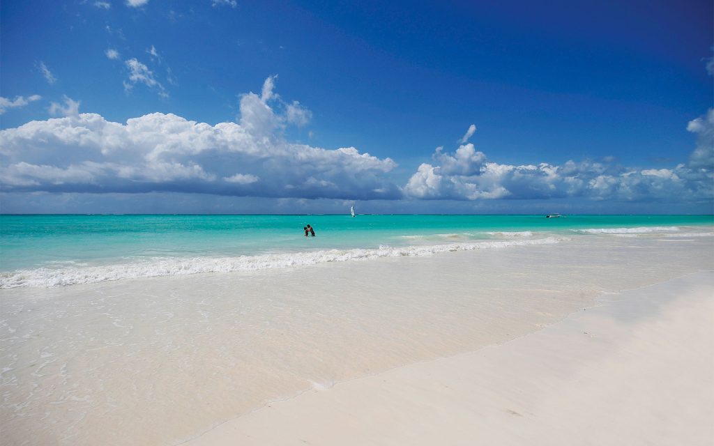 Diamonds Mapenzi, Zanzibar