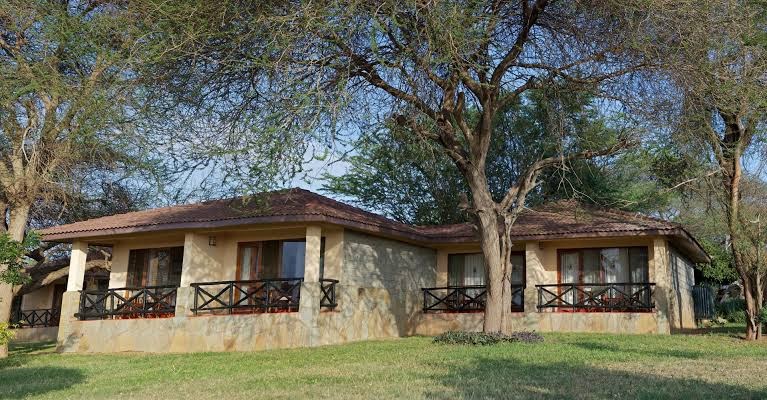 Ashnil Aruba Lodge – Tsavo East, Kenya